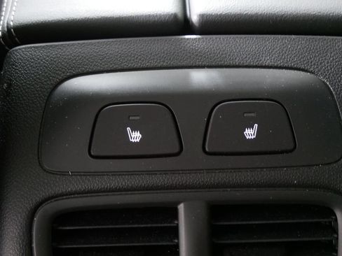 Used 2023 Buick Envision Avenir AWD/4WD image 19