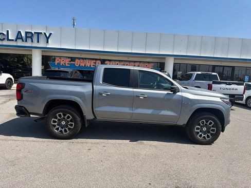 Used 2024 Chevrolet Colorado Z71 w/ Advanced Trailering Package AWD/4WD image 2