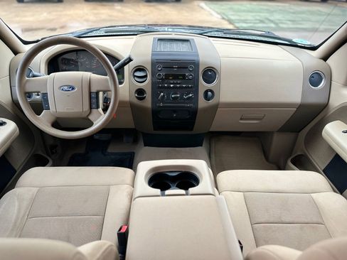 Used 2005 Ford F150 XLT image 3
