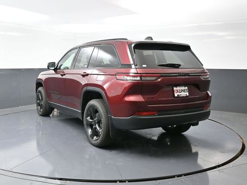 New 2025 Jeep Grand Cherokee Altitude w/ Trailer Tow Package image 12