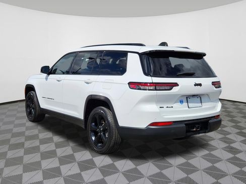 Used 2023 Jeep Grand Cherokee L Laredo AWD/4WD image 3