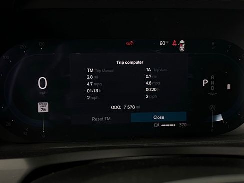 Used 2025 Volvo XC90 B6 Plus image 17