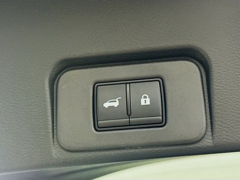 Used 2024 Nissan Rogue SV w/ SV Premium Package image 29