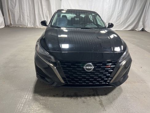 Used 2025 Nissan Altima 2.5 SR image 2