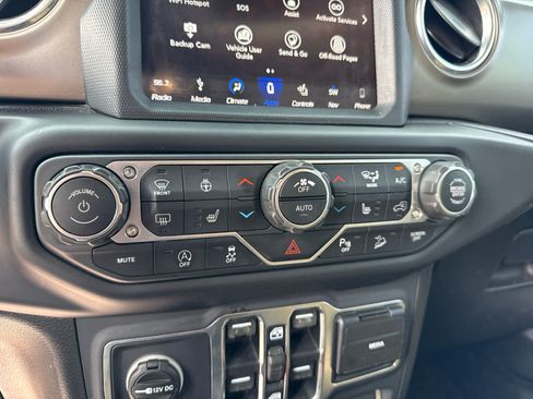 Used 2019 Jeep Wrangler Unlimited Rubicon AWD/4WD image 17