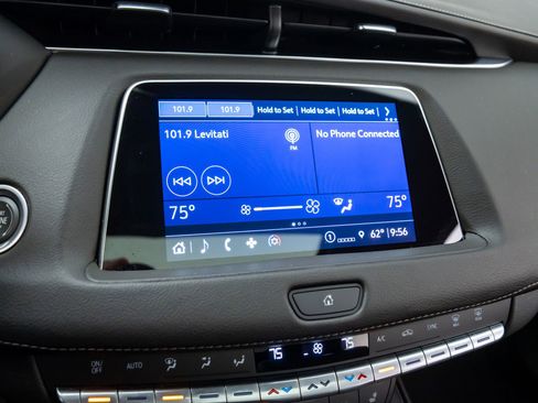 Certified 2023 Cadillac XT4 Premium Luxury w/ Cold Weather Package image 33