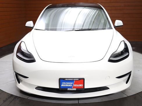 Used 2023 Tesla Model 3 Standard Range RWD image 2