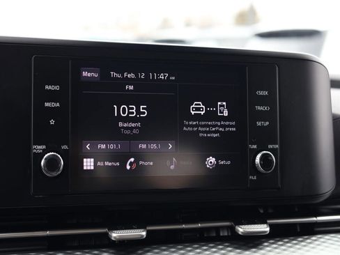 Used 2022 Kia Carnival LX image 15