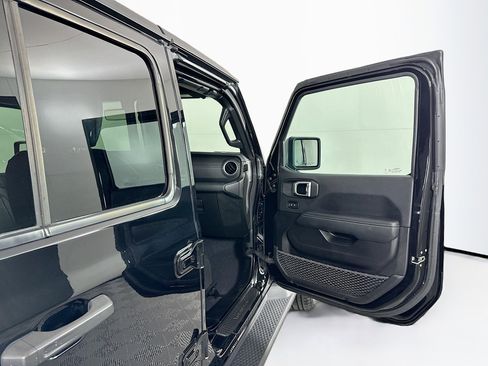 Used 2023 Jeep Wrangler Unlimited Sahara AWD/4WD image 30