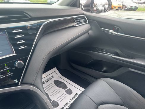 Used 2018 Toyota Camry LE image 13