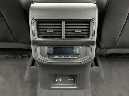 Used 2025 Volkswagen Atlas SE AWD/4WD image 20