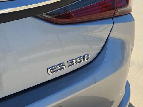 Used 2024 Lexus ES 350 w/ Technology Package FWD image 11
