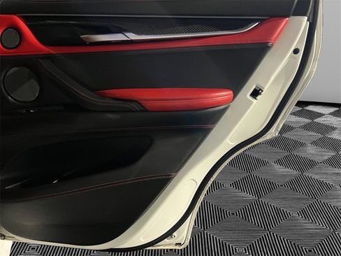 Used 2016 BMW X6 M Base image 21