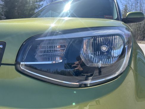 Used 2017 Kia Soul FWD image 11