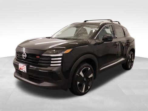 New 2026 Nissan Kicks SR w/ Cold Weather Package FWD image 3