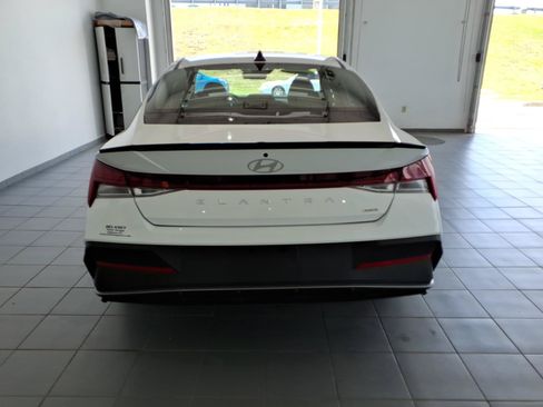 Certified 2025 Hyundai Elantra SEL FWD image 6