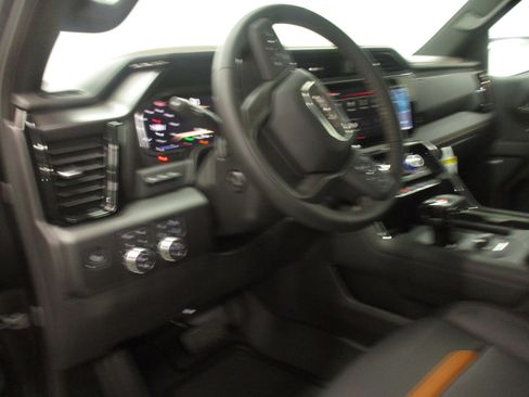 New 2026 GMC Sierra 1500 AT4 w/ Technology Package AWD/4WD image 28