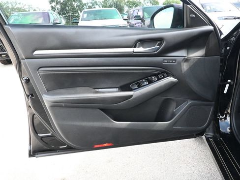 Used 2021 Nissan Altima 2.5 Platinum AWD/4WD image 8
