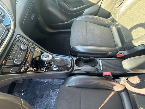 Used 2018 Buick Encore Preferred AWD/4WD image 27