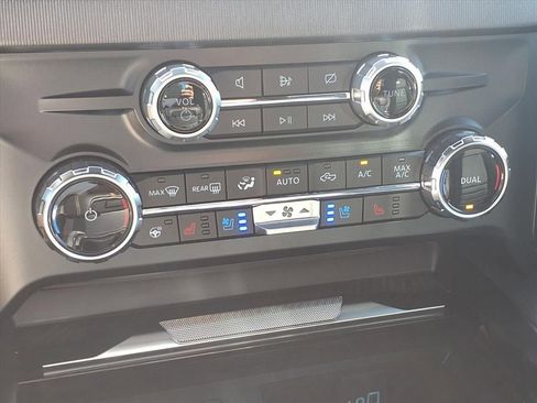 Used 2024 Ford F450 Platinum image 7