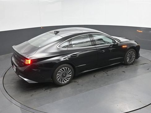 Used 2025 Hyundai Sonata Limited FWD image 30