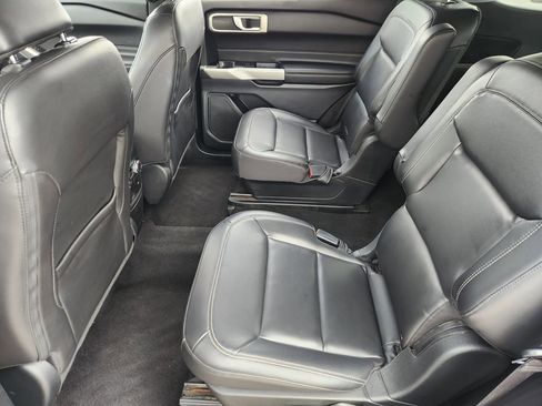 Used 2022 Ford Explorer XLT w/ Equipment Group 202A RWD image 20