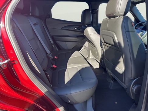 Used 2025 Chevrolet TrailBlazer RS w/ Driver Confidence Package image 15