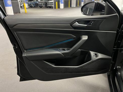 Used 2021 Volkswagen Jetta SEL image 16