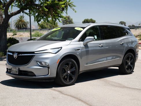 Used 2024 Buick Enclave Essence w/ Sport Touring Edition image 8