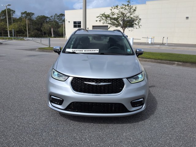 Used 2023 Chrysler Pacifica Limited FWD image 10