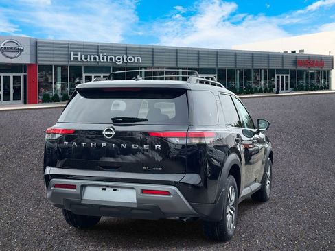 New 2026 Nissan Pathfinder SL image 3