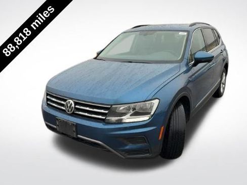 Used 2018 Volkswagen Tiguan S image 2