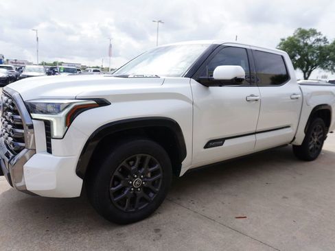 Used 2023 Toyota Tundra Platinum RWD image 3