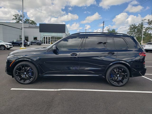 Used 2025 BMW X7 M60i AWD/4WD image 3