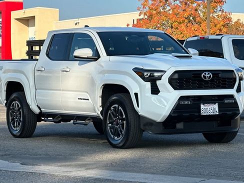Used 2024 Toyota Tacoma TRD Sport image 10