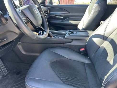 Used 2024 Toyota Grand Highlander AWD Hybrid image 11