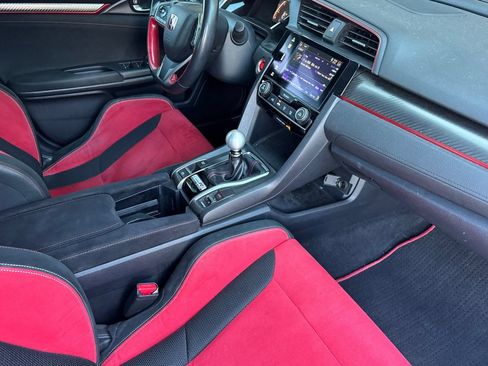 Used 2018 Honda Civic Type R image 15