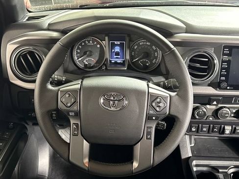 Certified 2022 Toyota Tacoma TRD Off-Road w/ Technology Package image 26