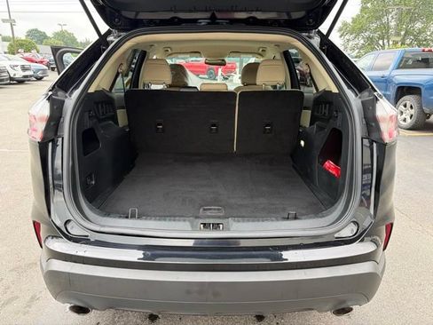 Used 2019 Ford Edge SE FWD image 24