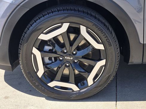 Certified 2024 Kia Telluride S w/ S Sunroof Package image 17