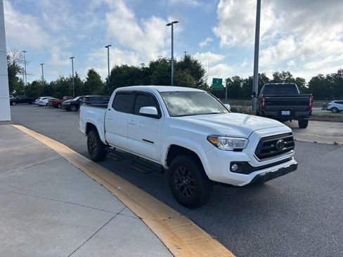 Used 2021 Toyota Tacoma SR5 RWD image 7