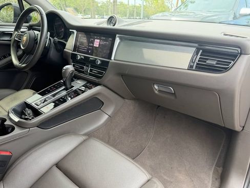 Used 2023 Porsche Macan AWD/4WD image 15