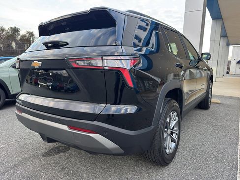 Used 2025 Chevrolet Equinox LT w/ Convenience Package II image 4