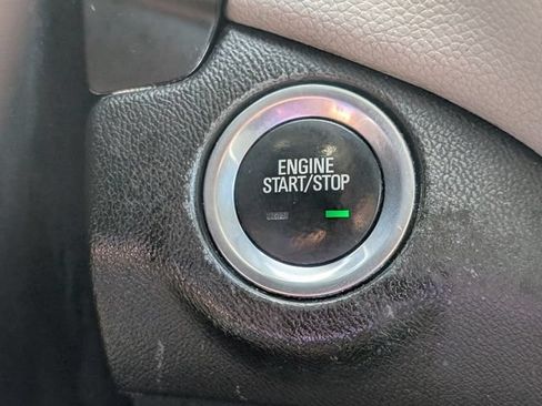 Used 2018 Chevrolet Equinox LS FWD image 25