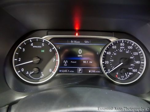 Used 2024 Nissan Sentra SR w/ SR Premium Package image 13