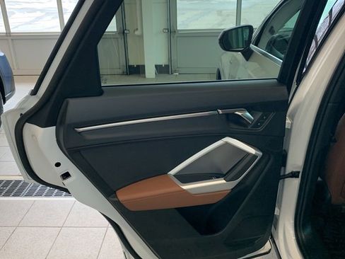 Used 2025 Audi Q3 2.0T Premium image 7