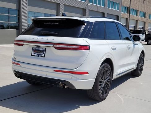 Certified 2025 Lincoln Corsair Reserve w/ Jet Appearance Package AWD/4WD image 3