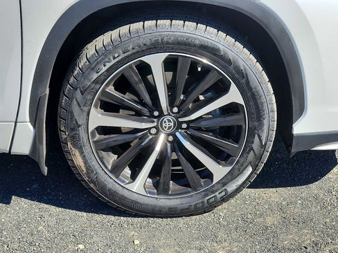 Used 2022 Toyota Highlander XSE image 8