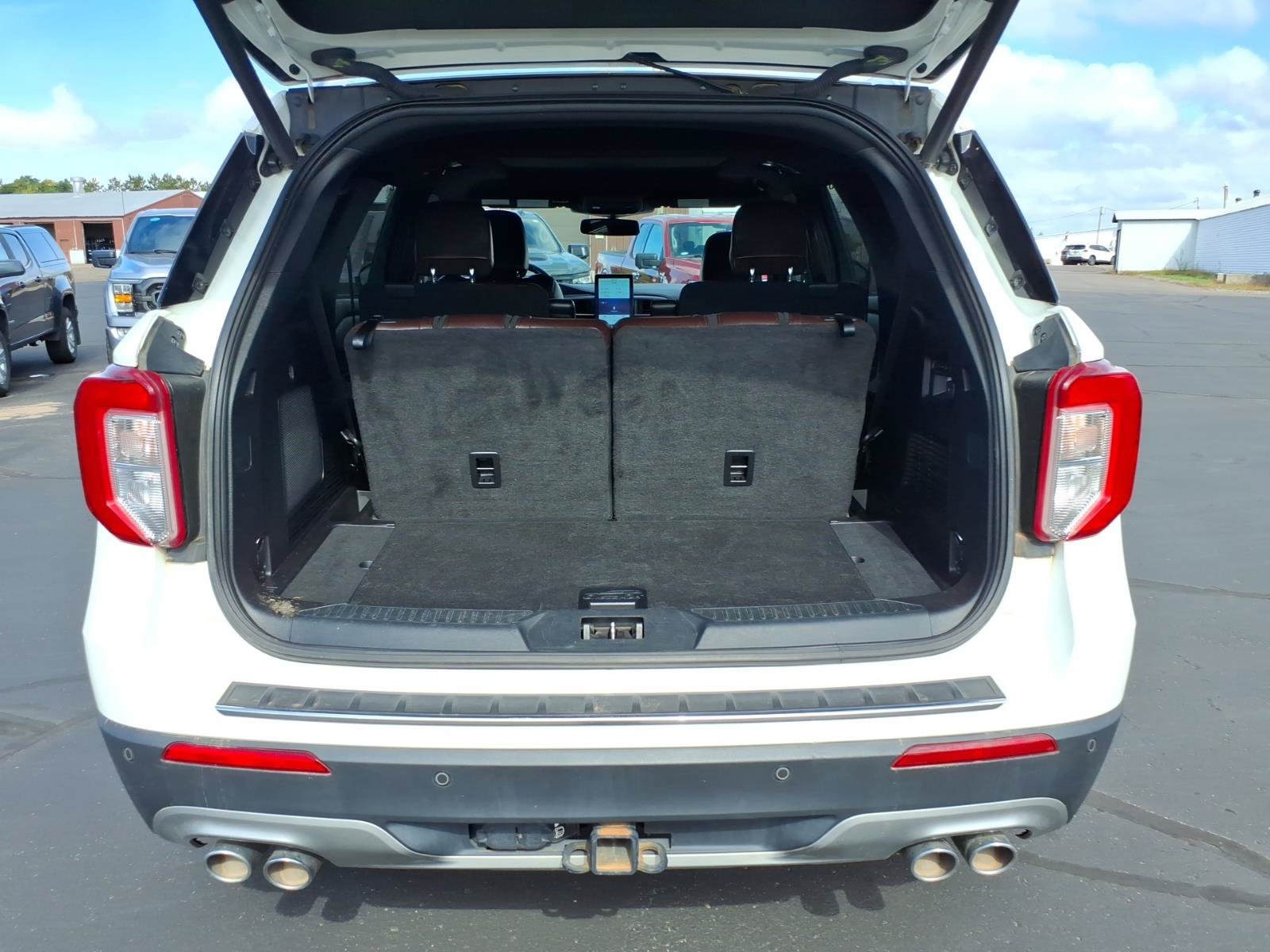 Used 2021 Ford Explorer Platinum w/ Equipment Group 601A AWD/4WD image 15