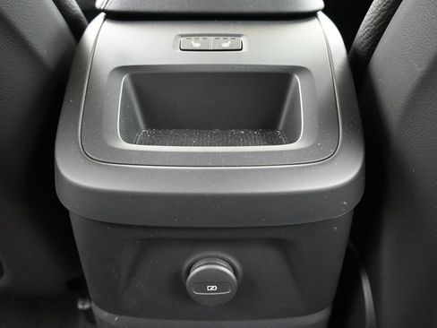 Certified 2025 Volvo XC60 T8 Plus w/ Protection Package Premier AWD/4WD image 17